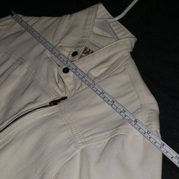 VINTAGE WHITE JEAN JACKET - Picture 5 of 8